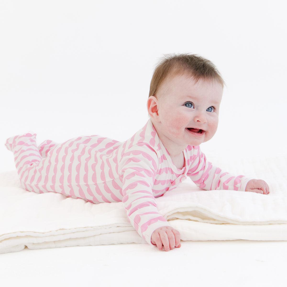 scallop stripe cloudstretch™ magnetic footie - re-loved