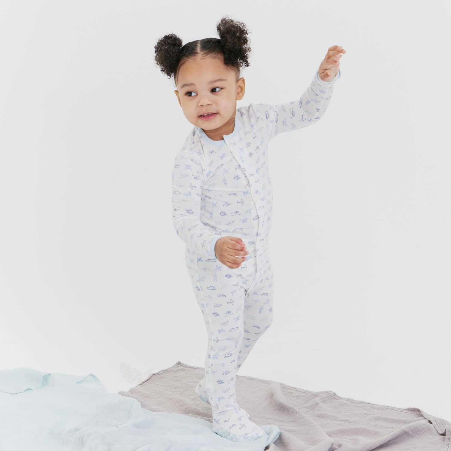 Magnetic outlet me 3-6M footies bundle