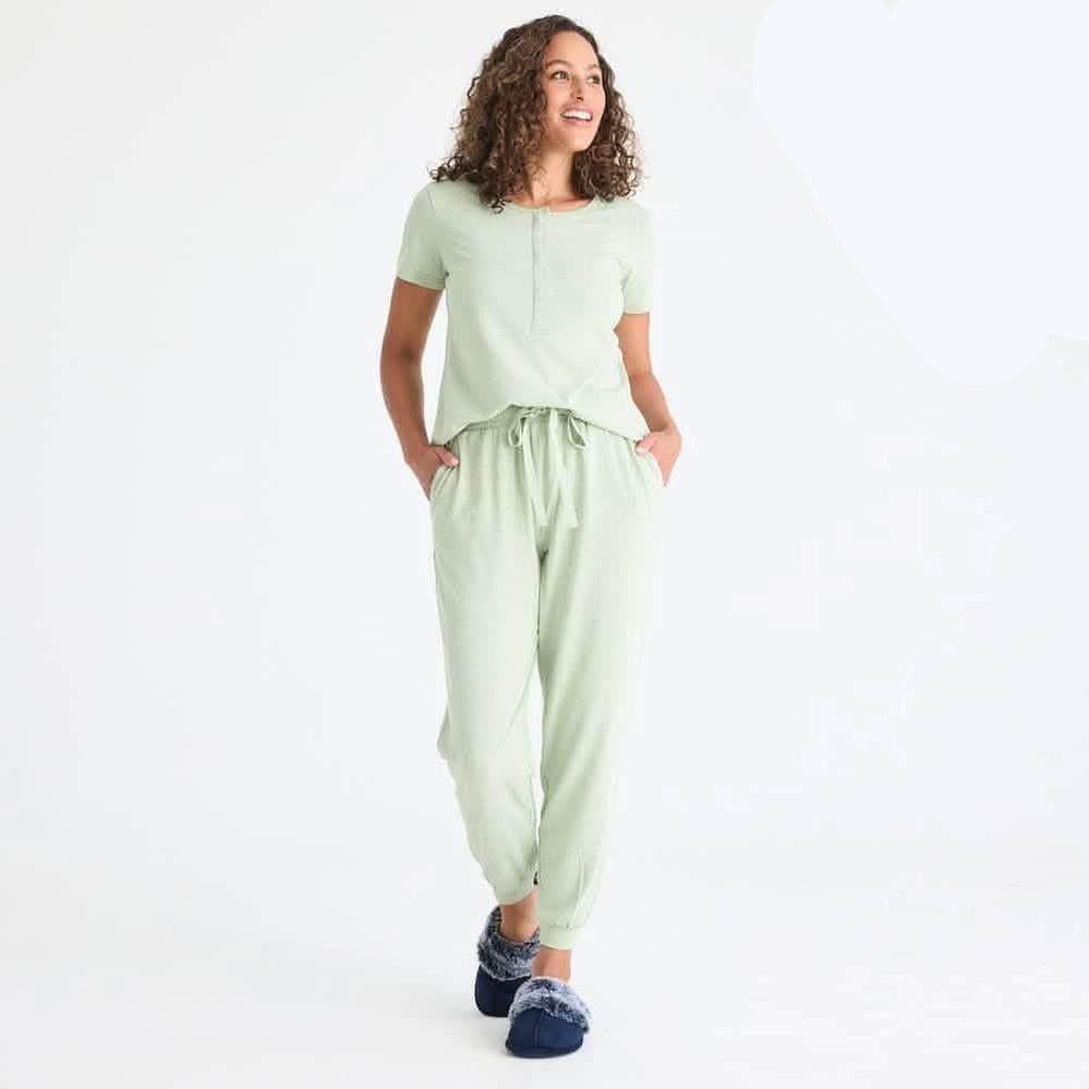 green tea skinny stripe women's CloudStretch™ magnetic short sleeve jogger set