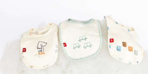 Magnetic online me bibs