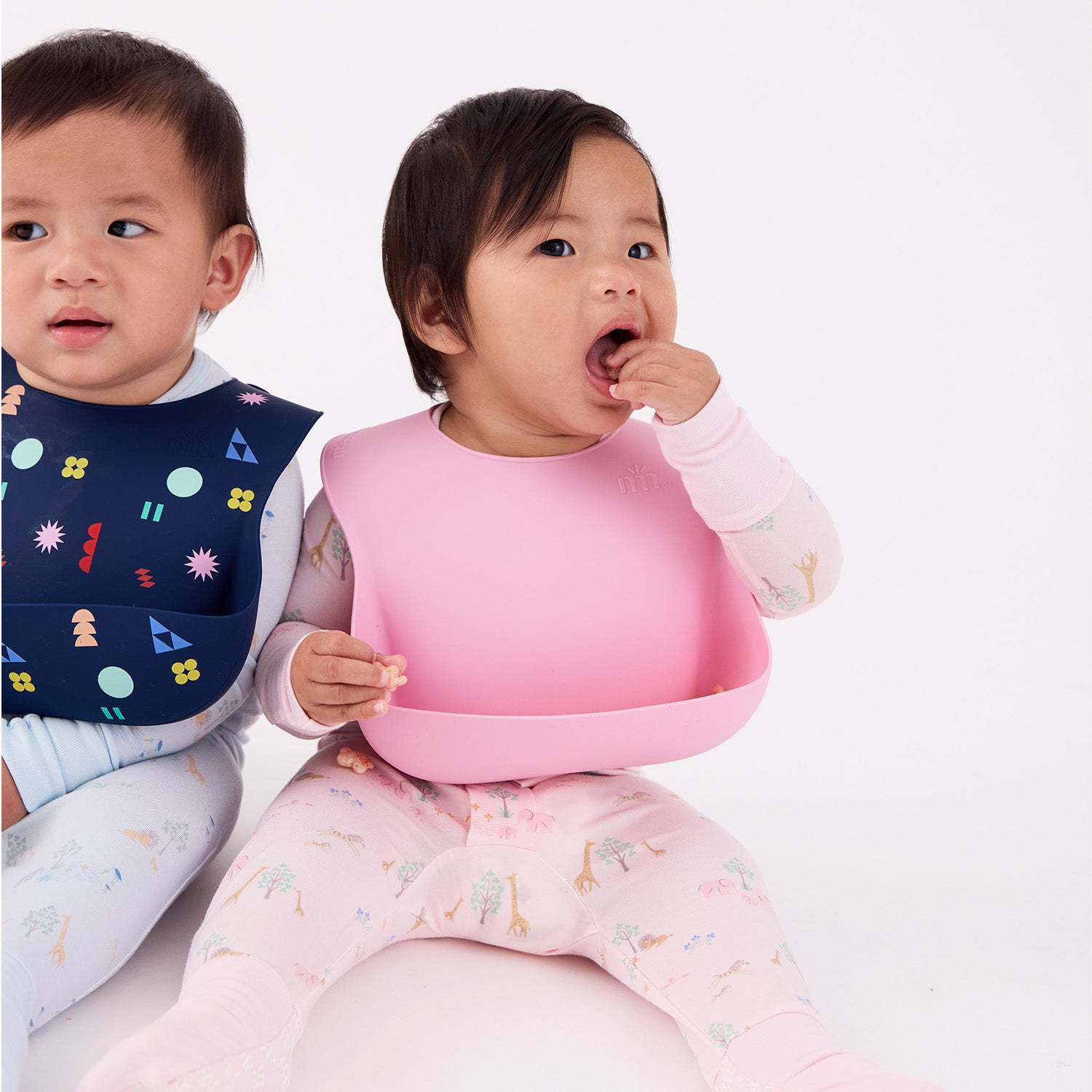 Magnetic Silicone Bib