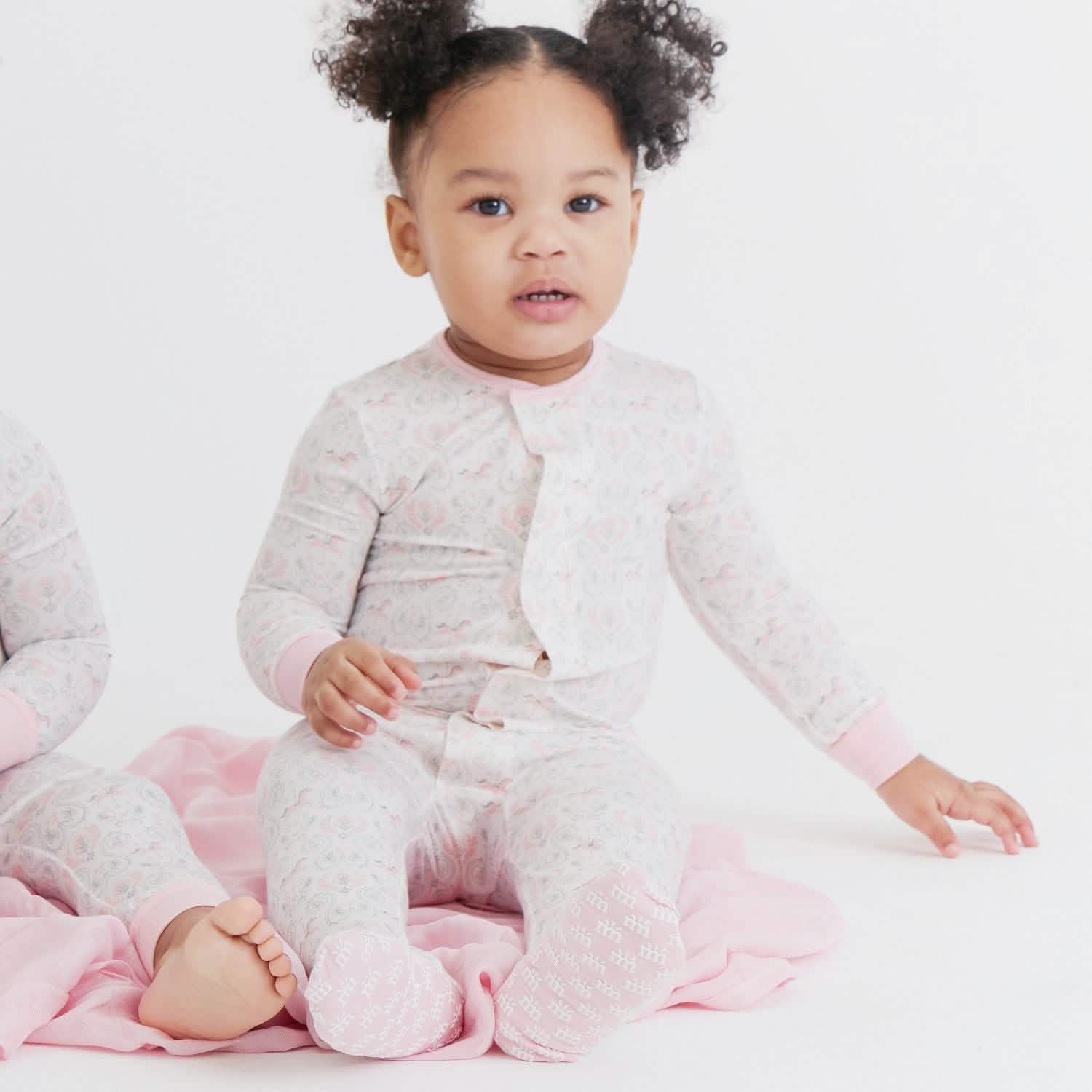 Magnetic Footie with Ruffle - re-loved