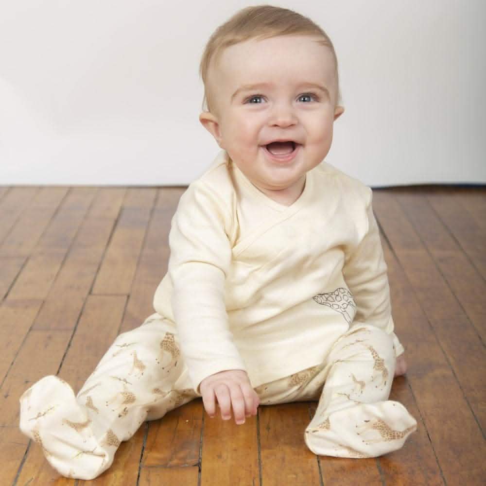 cream jolie giraffe organic cotton magnetic take-me-home kimono set