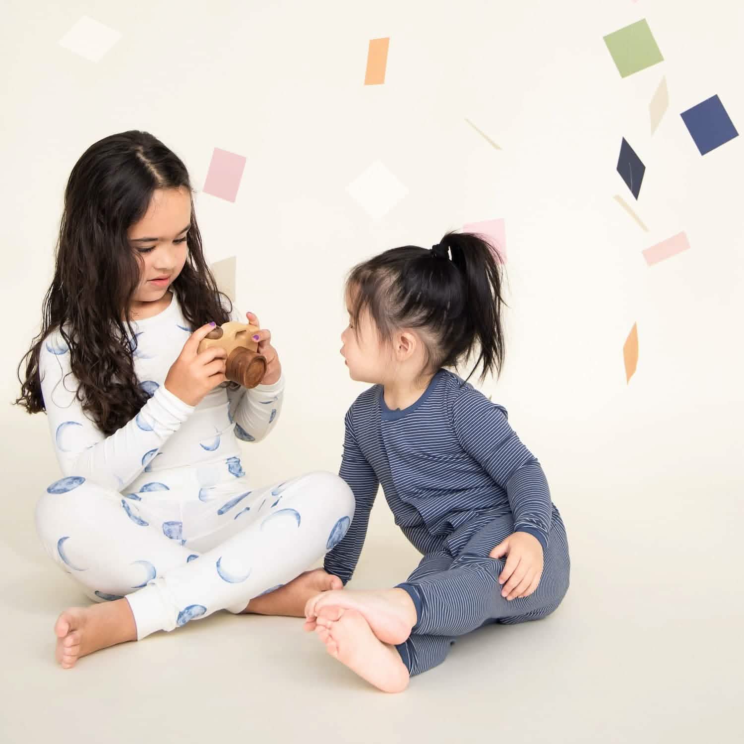 moonlight CloudStretch™ magnetic kids pajama set