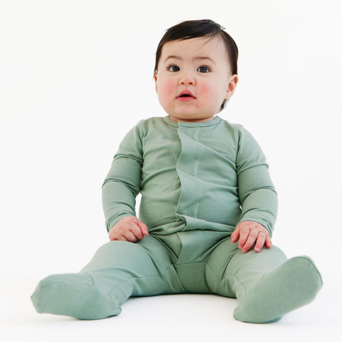 mountain green cloudstretch™ magnetic footie - re-loved