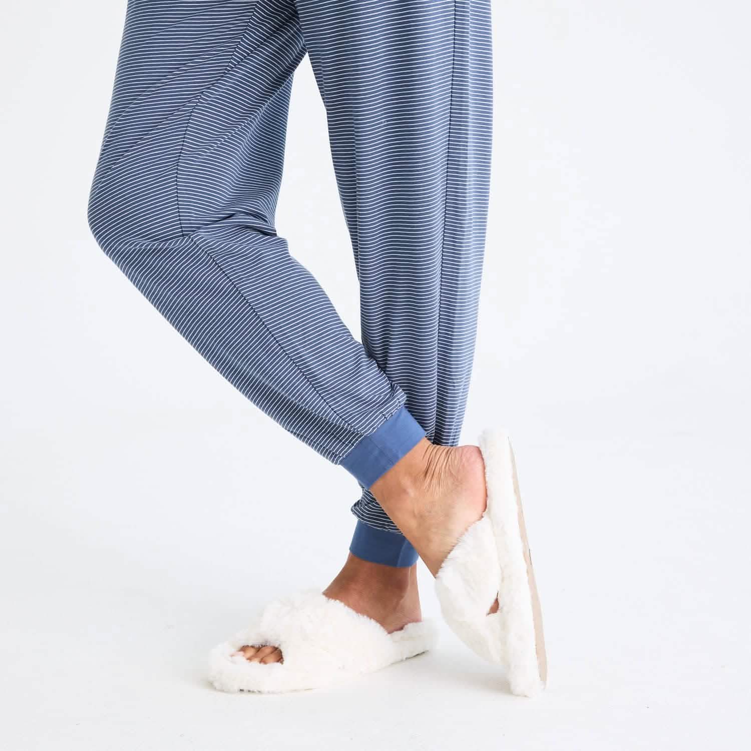 navy skinny stripe women's CloudStretch™ magnetic short sleeve jogger set