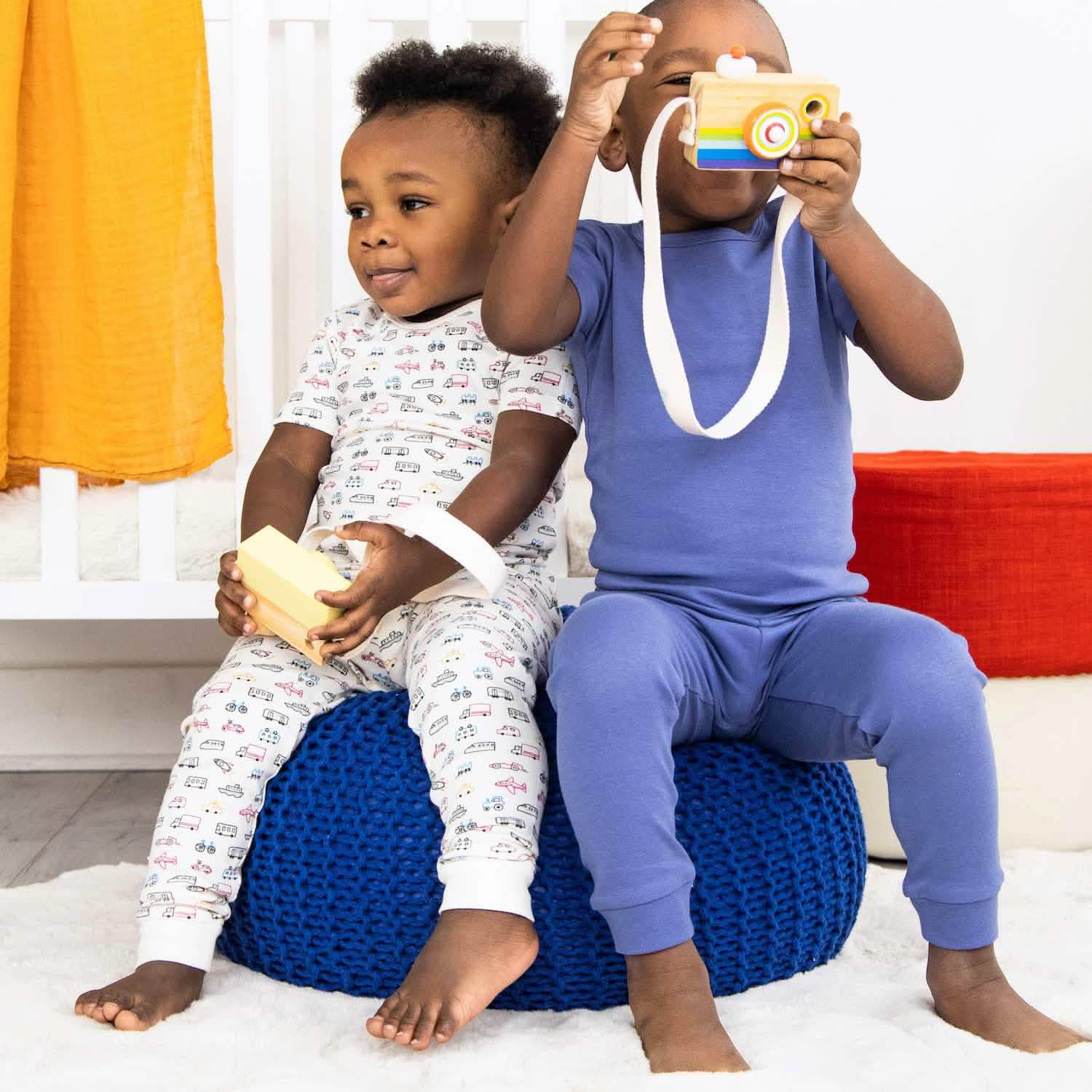 on the go organic cotton magnetic kids pajama set