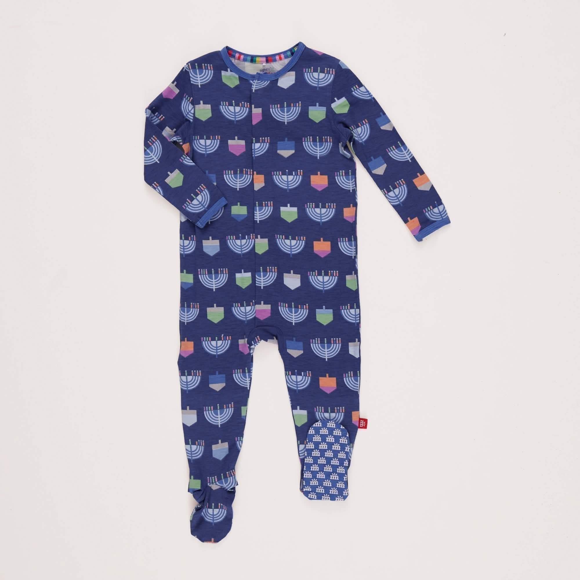 spin me right round RightFit™ magnetic parent favorite footie