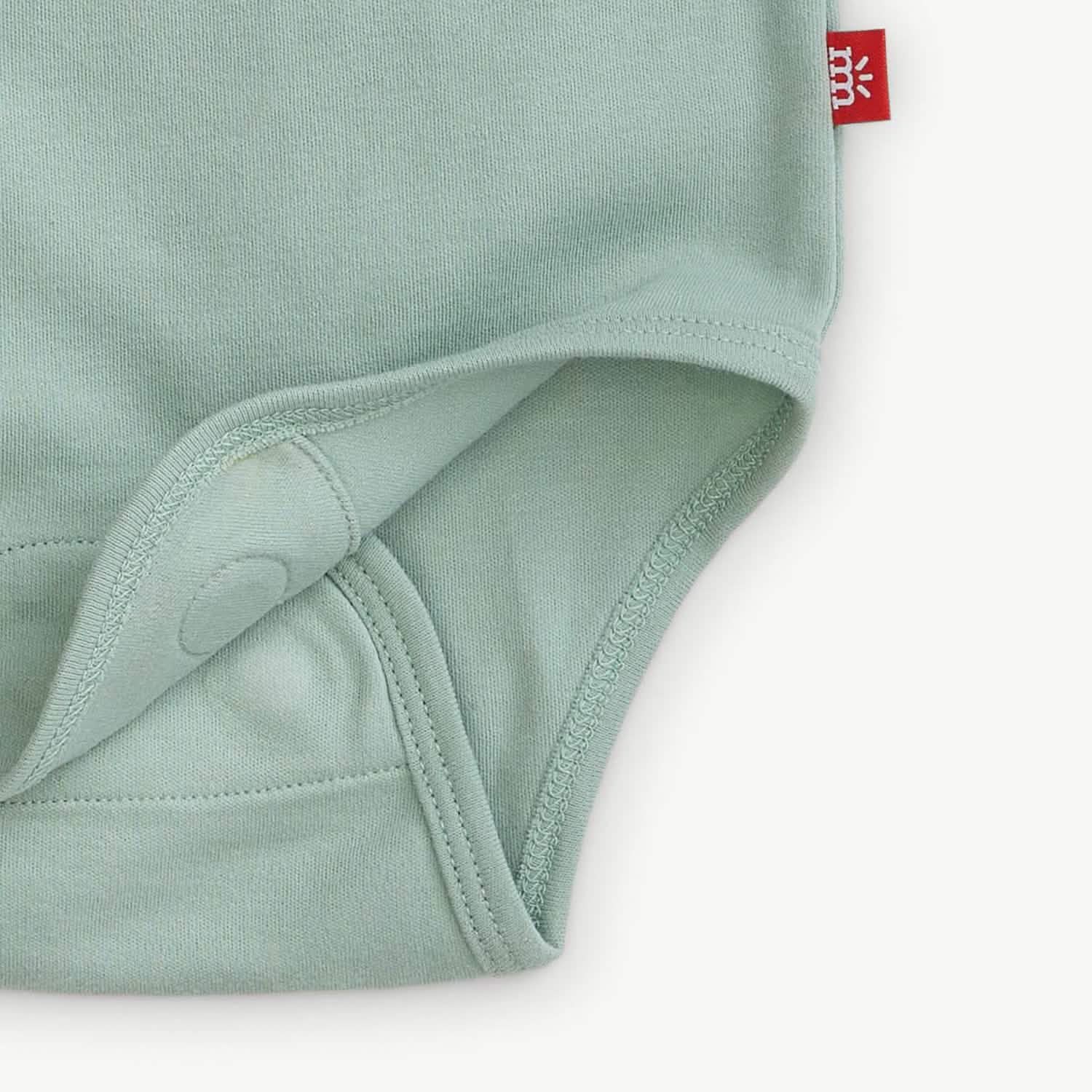 sprout organic cotton magnetic bodysuit