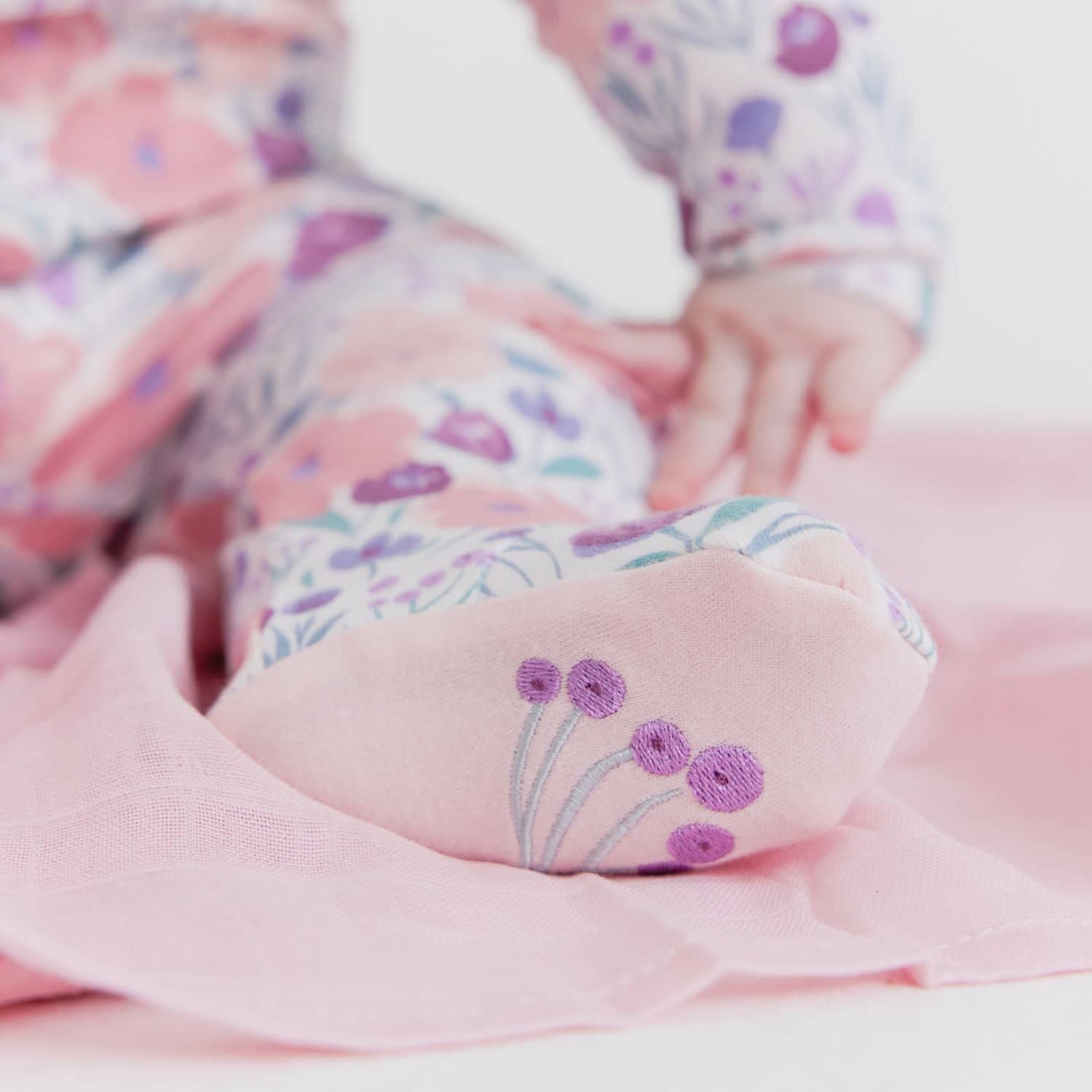 whistledon organic cotton magnetic parent favorite footie